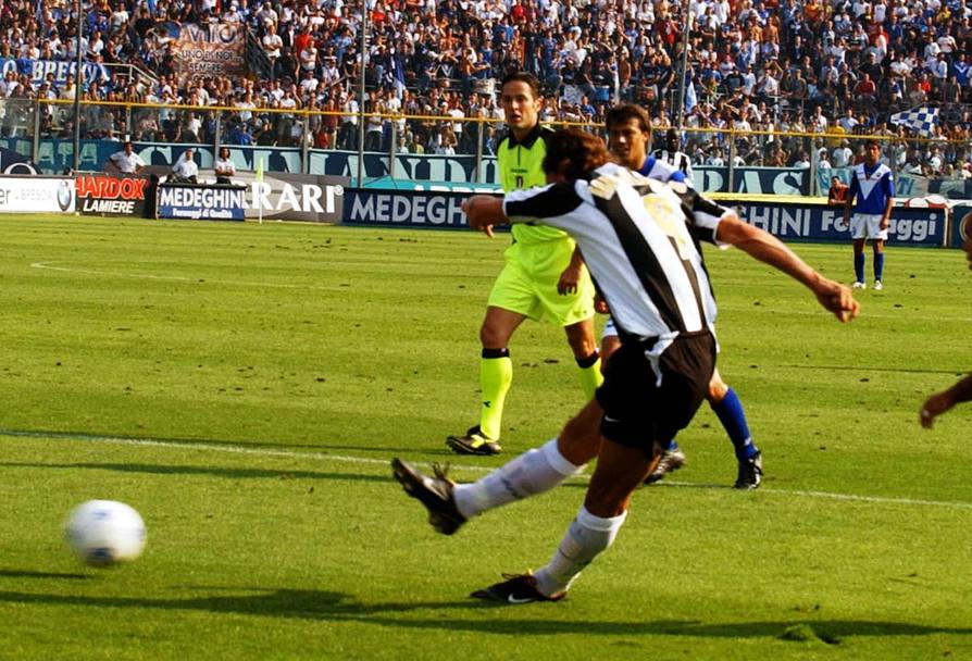 12/09/2004: Ibra in gol durante Brescia-Juventus 0-3. Omega